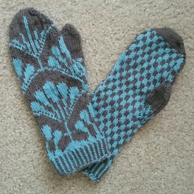 Fanfare Mittens