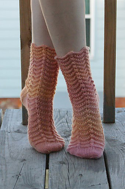 Chaussettes de Dentelle (Lacy Socks)