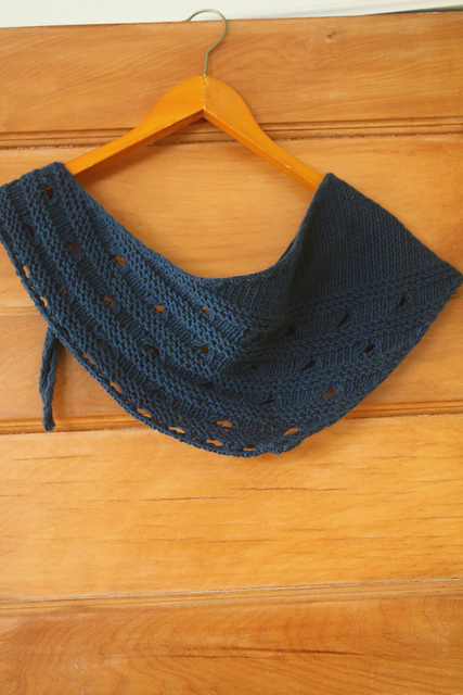Embark Shawlette