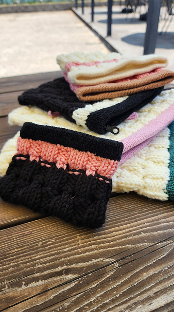 Kkak Dduk Pouch