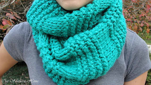 Simple Knitted Infinity Scarf