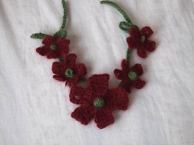Daisy Chain Neck Warmer