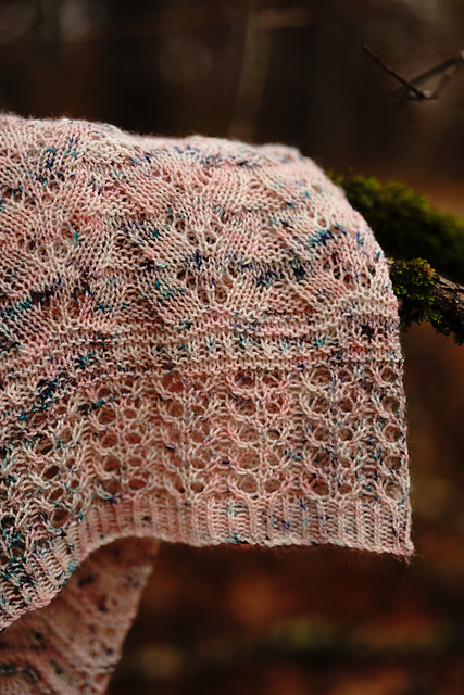 Tam's Wanderlust Cowl