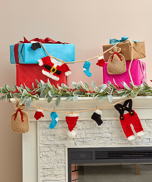 Santa's Wardrobe Garland