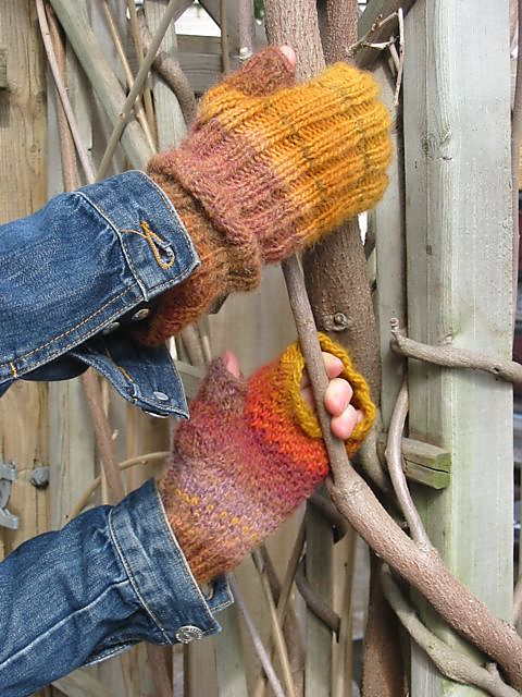 Carling Fingerless Mittens