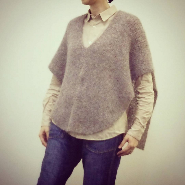 p.26 U-shape poncho