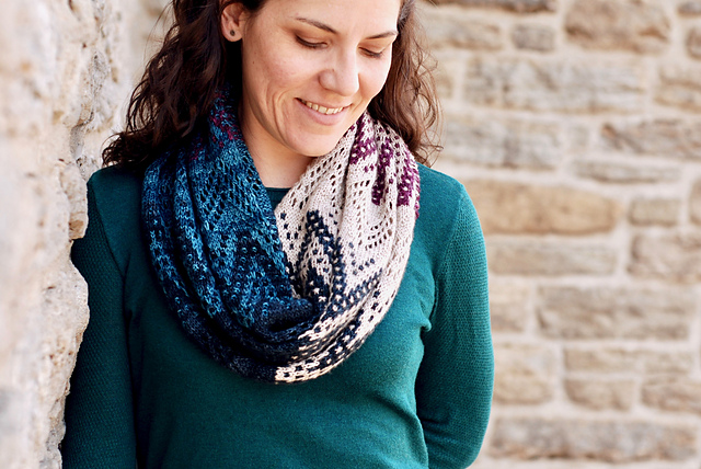 Chevronelle Cowl