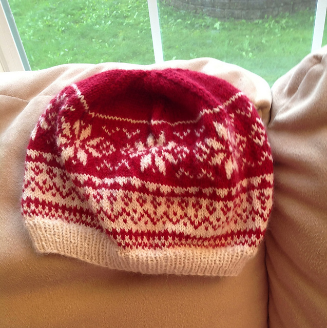 Snow trails slouchy hat