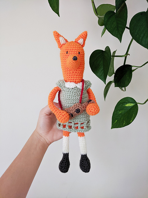 Elly the Fox and her Ukulele