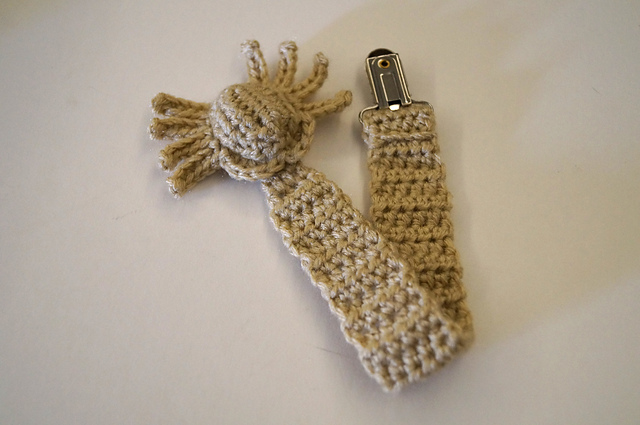 Alien Facehugger Pacifier Clip
