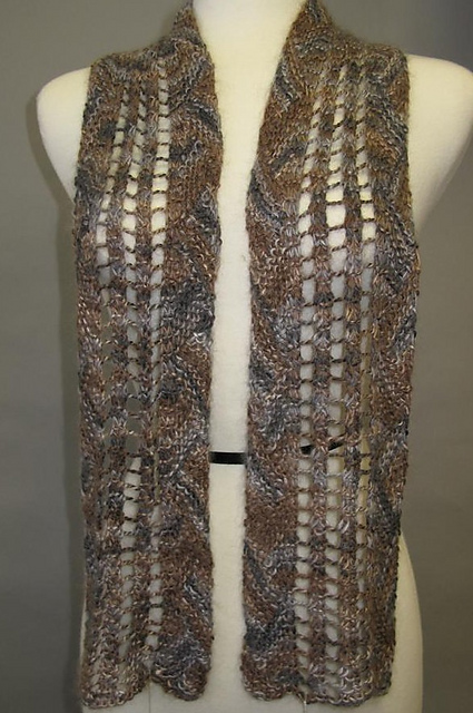 P104 Multidirectional Ladders Scarf