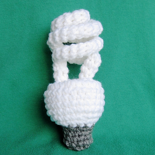 Compact fluorescent light bulb