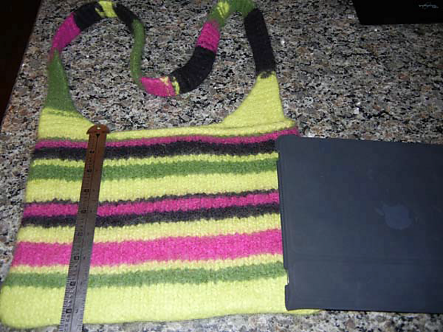 Seamless Felted iPad Tote