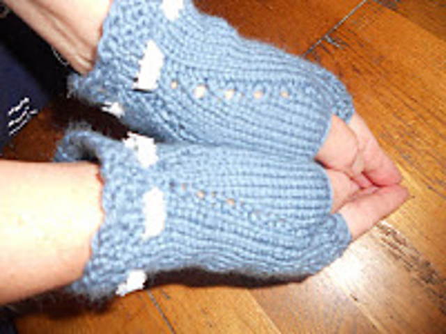 Eyelet Fingerless Gloves