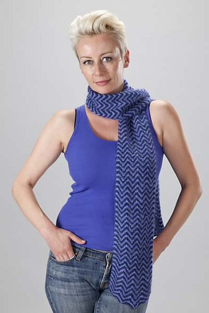 4704A-H Zig-Zag Scarf