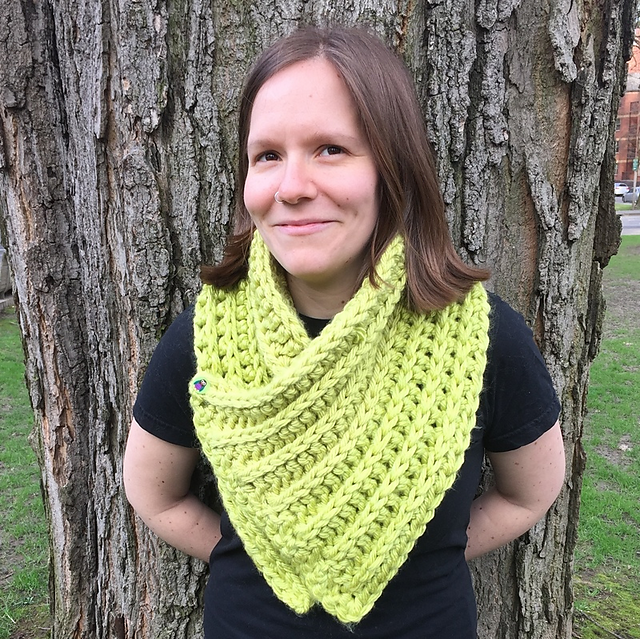Chunky ribbed crochet cowl