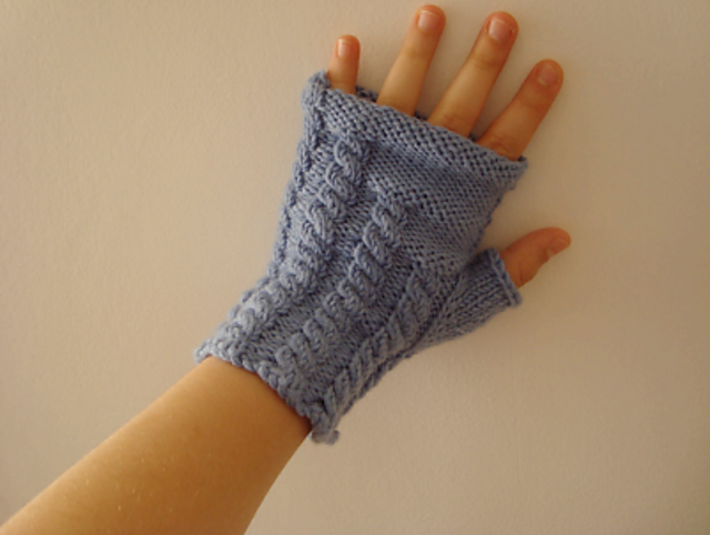 Stair-Step Fingerless Gloves