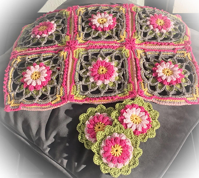 Popcorn Flower Square