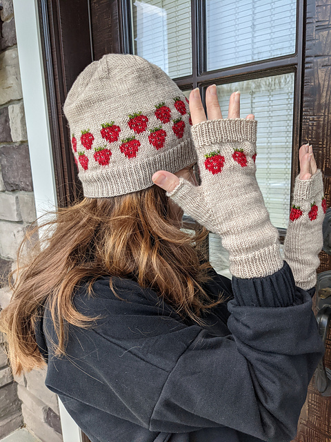 Strawberry Toast Mitts