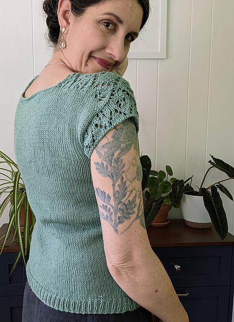 Auri Tee