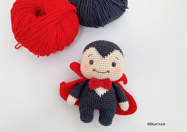 Halloween Vampire Amigurumi