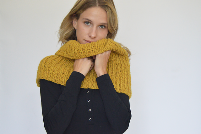 Gold Street Cowl