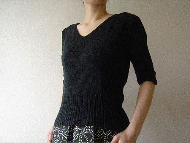 V-Neck 1/2-Sleeve Sweater Vネック半袖セーター