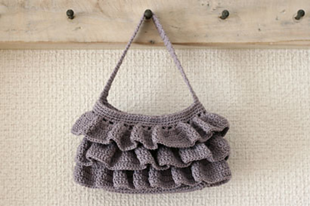 The mini pouch of frills