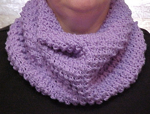 Crocheted Pebbled Cowl