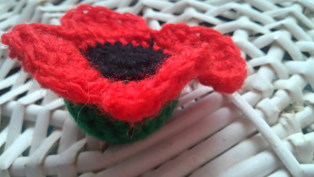 Poppy pin cushion