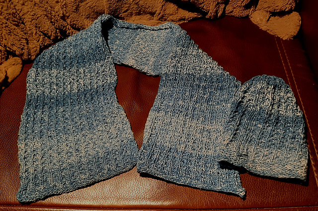 Baby's jeans muts en sjaal