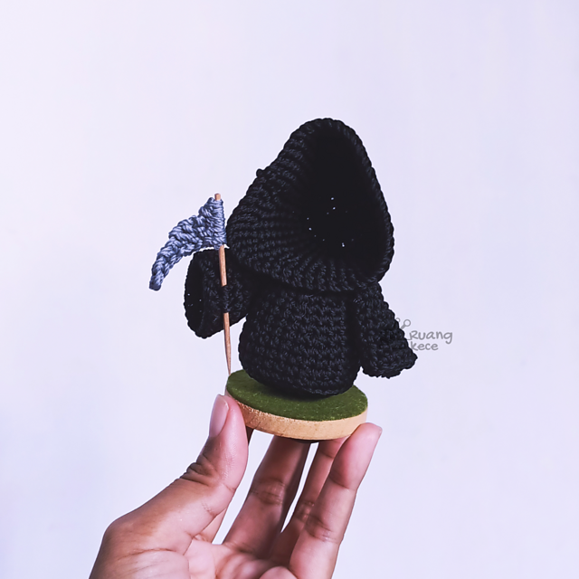 Amigurumi Grim Reaper