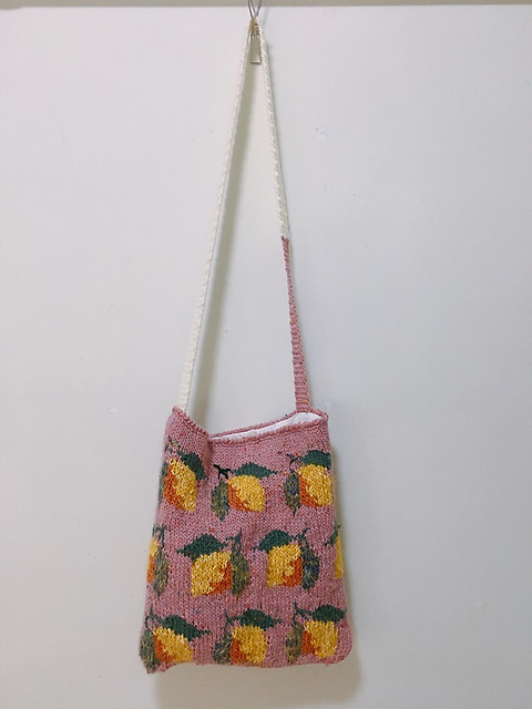 Ravelry: No.06 Lemon Pattern Bag レモン柄のバッグ pattern by Erika