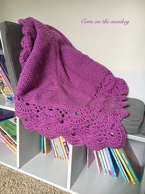 Fan baby blanket with solid square center