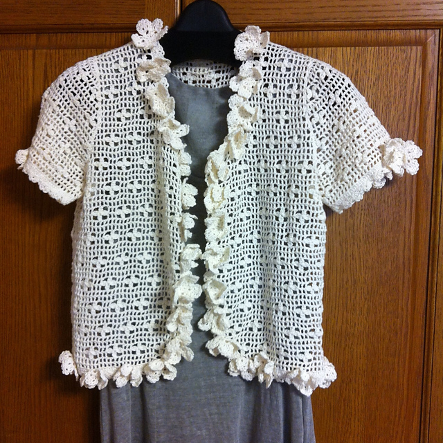 p.13 Flower-Trim Cardigan