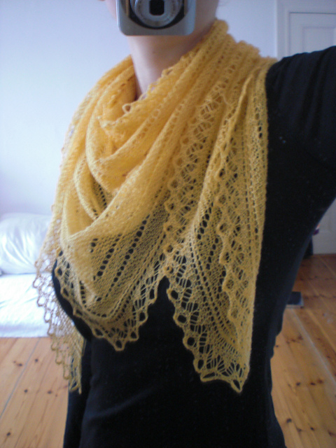 Ravelry: Shoulder Shawl in Syrian Pattern pattern by Jane Sowerby