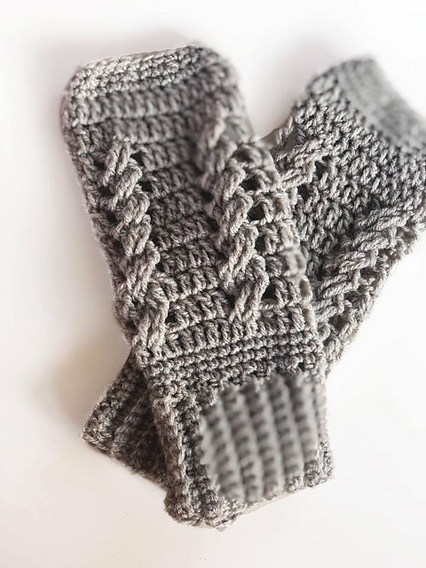 Twisted Treasure Mittens