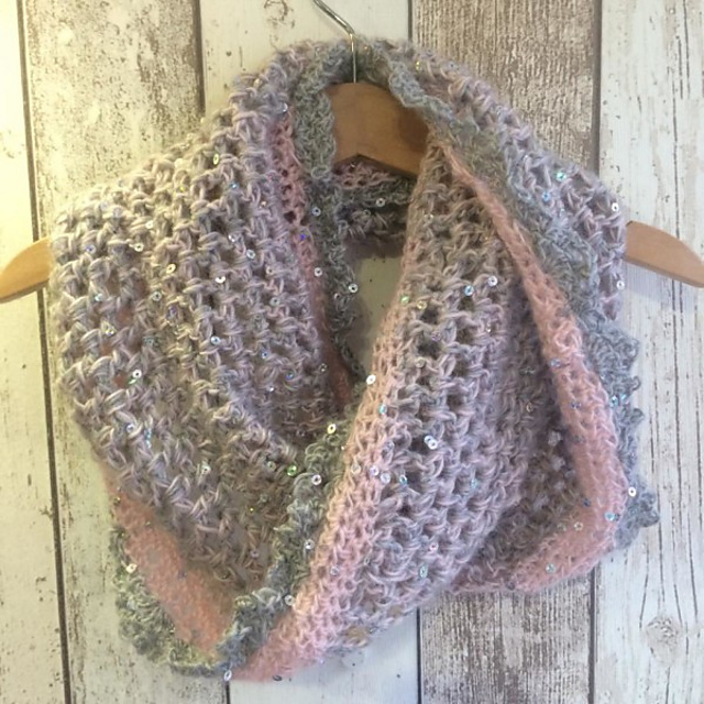 Darcey Glitz Cowl