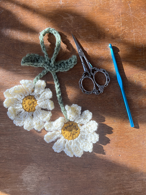 Lazy Daisy Car Hanger