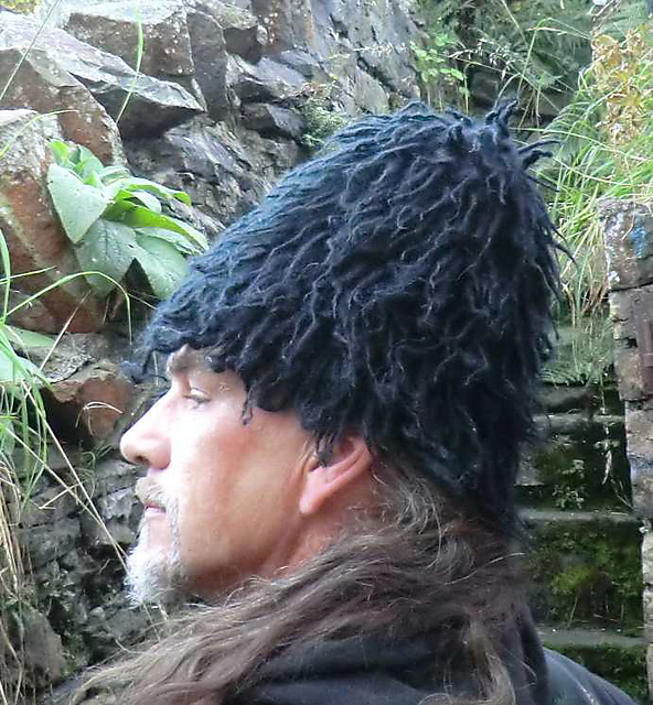 Thrum Cap
