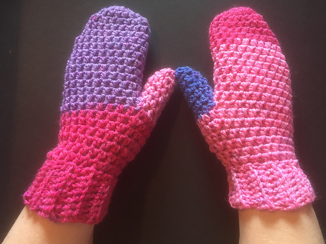Berries and Cream Mittens