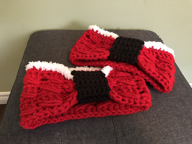 Merry and Bright Cowl