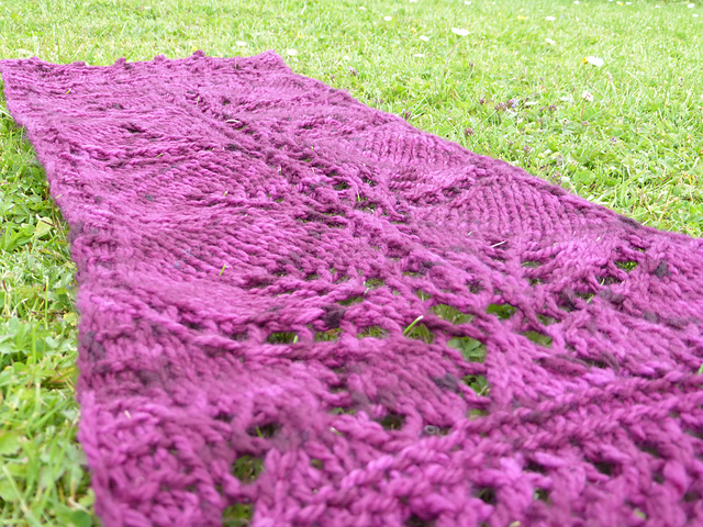 Leaf Short Scarf