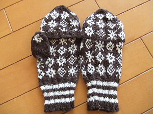 p15 mittens （星だらけの手袋）
