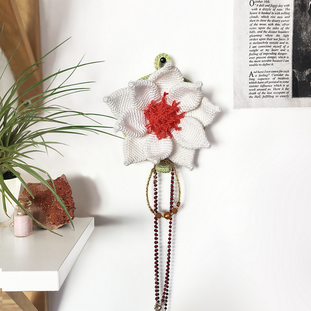 Water Lily Wall Mount