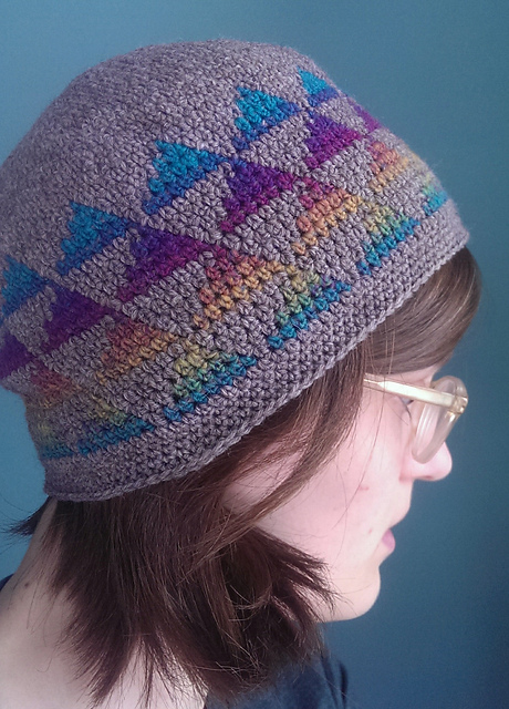 Triangulation in tapestry crochet