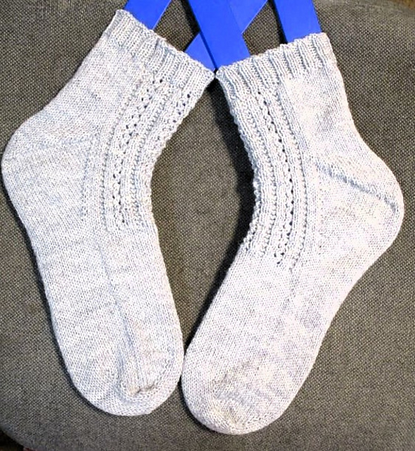 Ravelry sandeleh's Lacy Foggy Night Socks Aug 2023