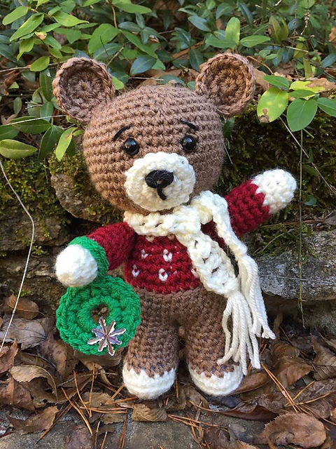 Scandinavian Holly Beary