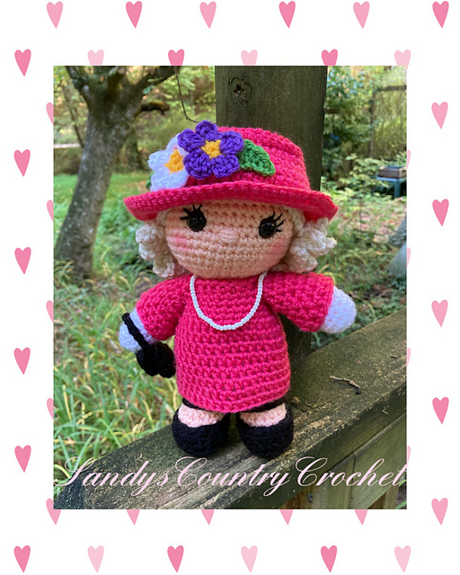 Queen Mum Puddin Doll