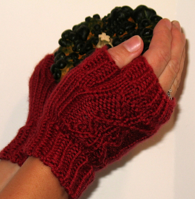 Harvest Cable Fingerless Gloves